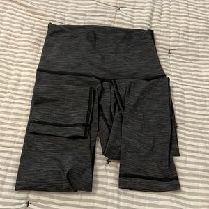 Lululemon align crop, grey/blk size 2